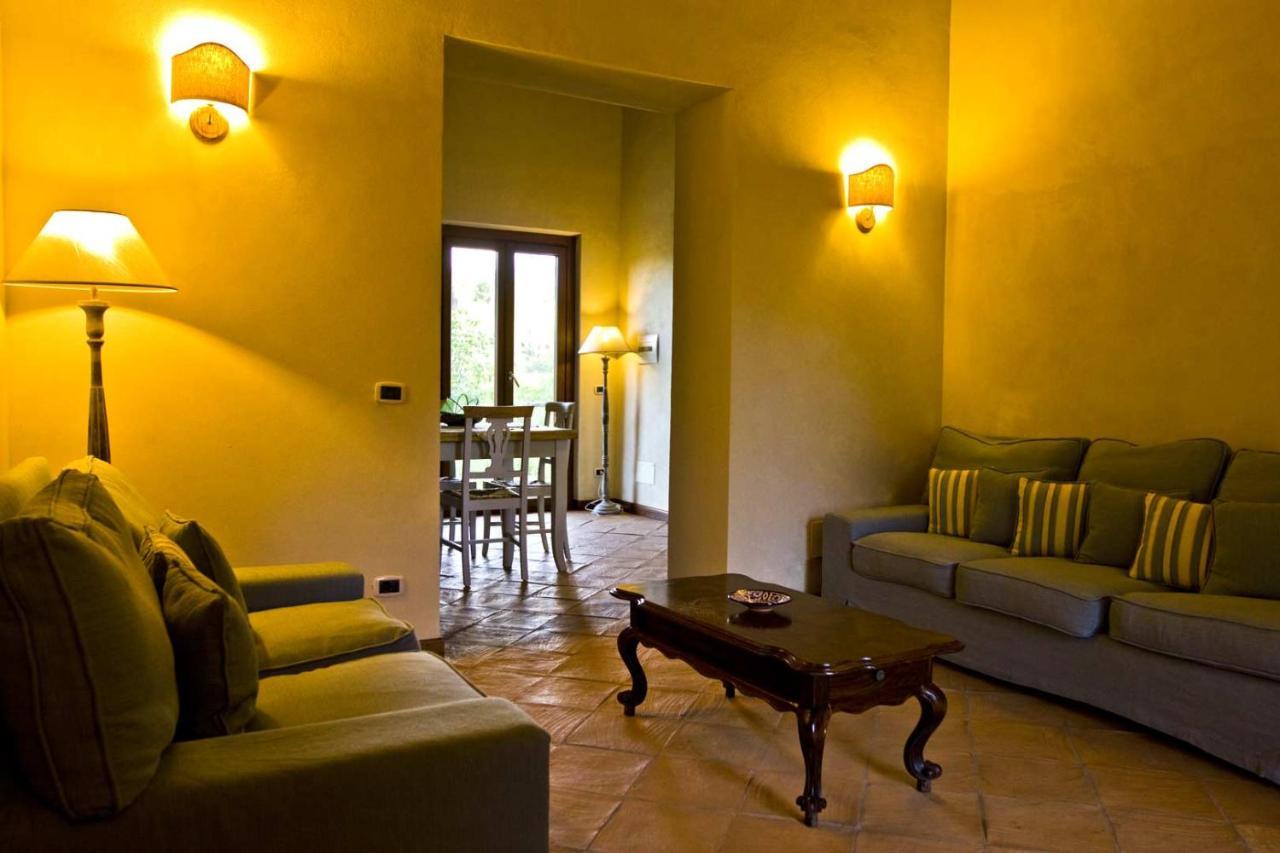 Agriturismo Borgo Serafino Mangone  Exterior photo